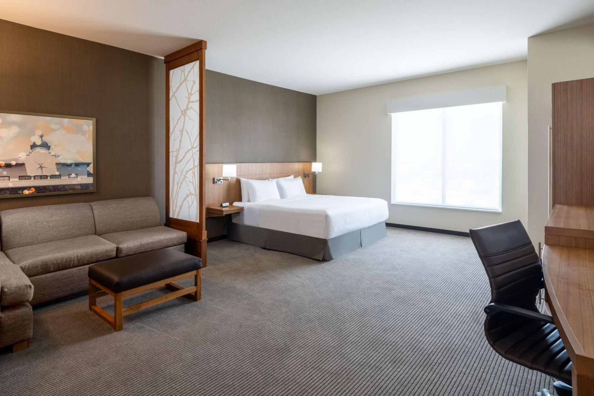 Hotel Hyatt Place Worth-alliance Town Center 3*