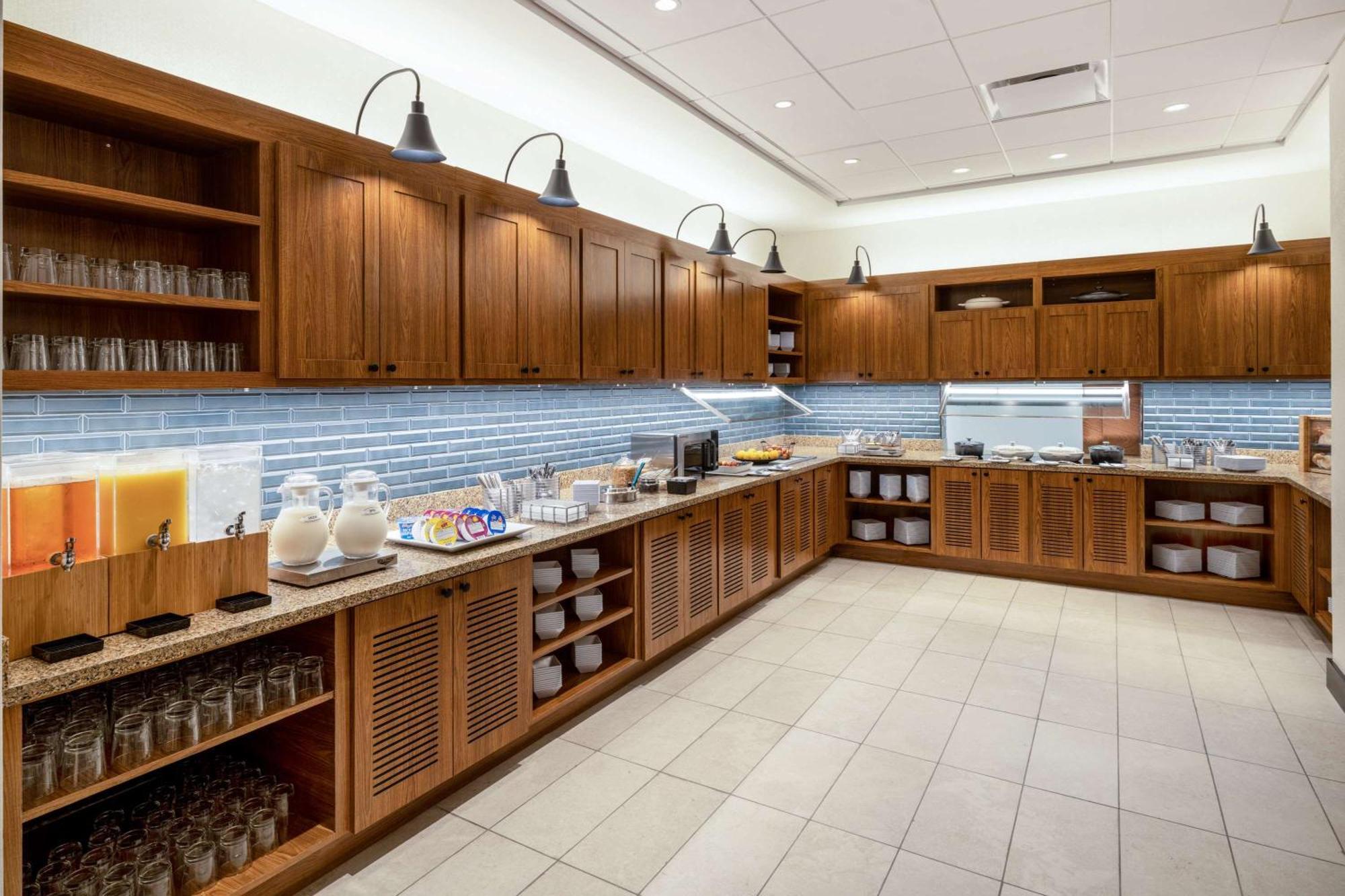 Hotel Hyatt Place Worth-alliance Town Center 3*