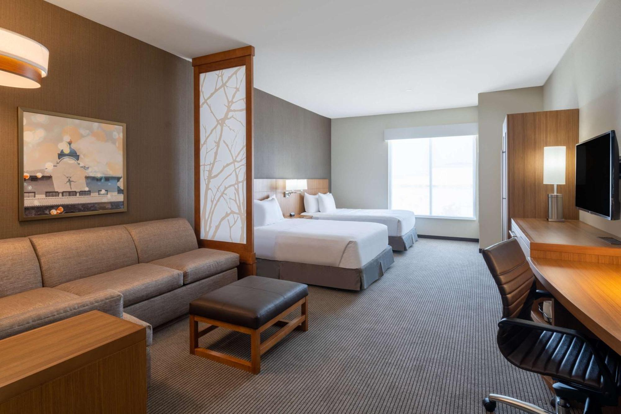Hotel Hyatt Place Worth-alliance Town Center 3*