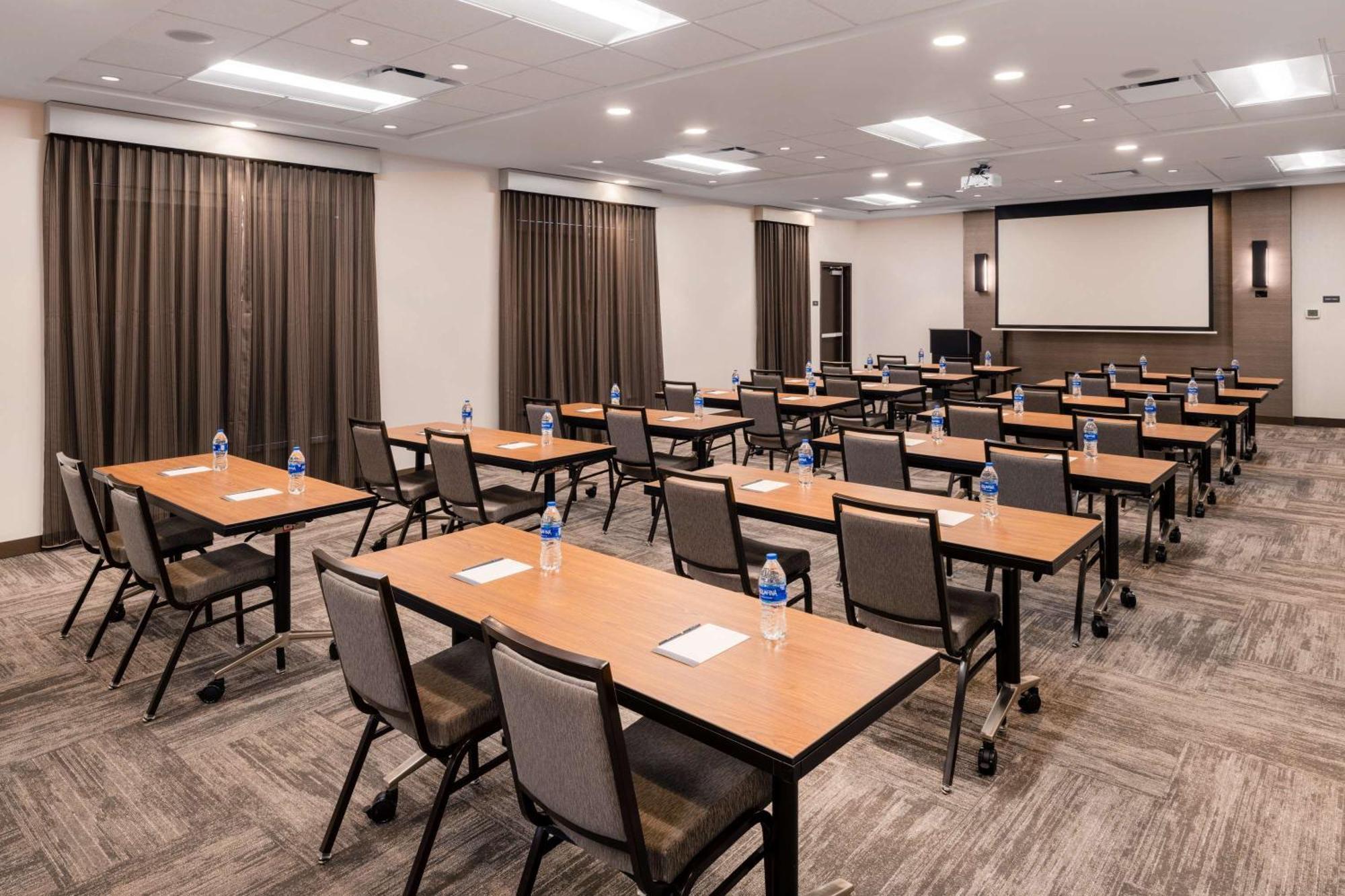 Hyatt Place Worth-alliance Town Center